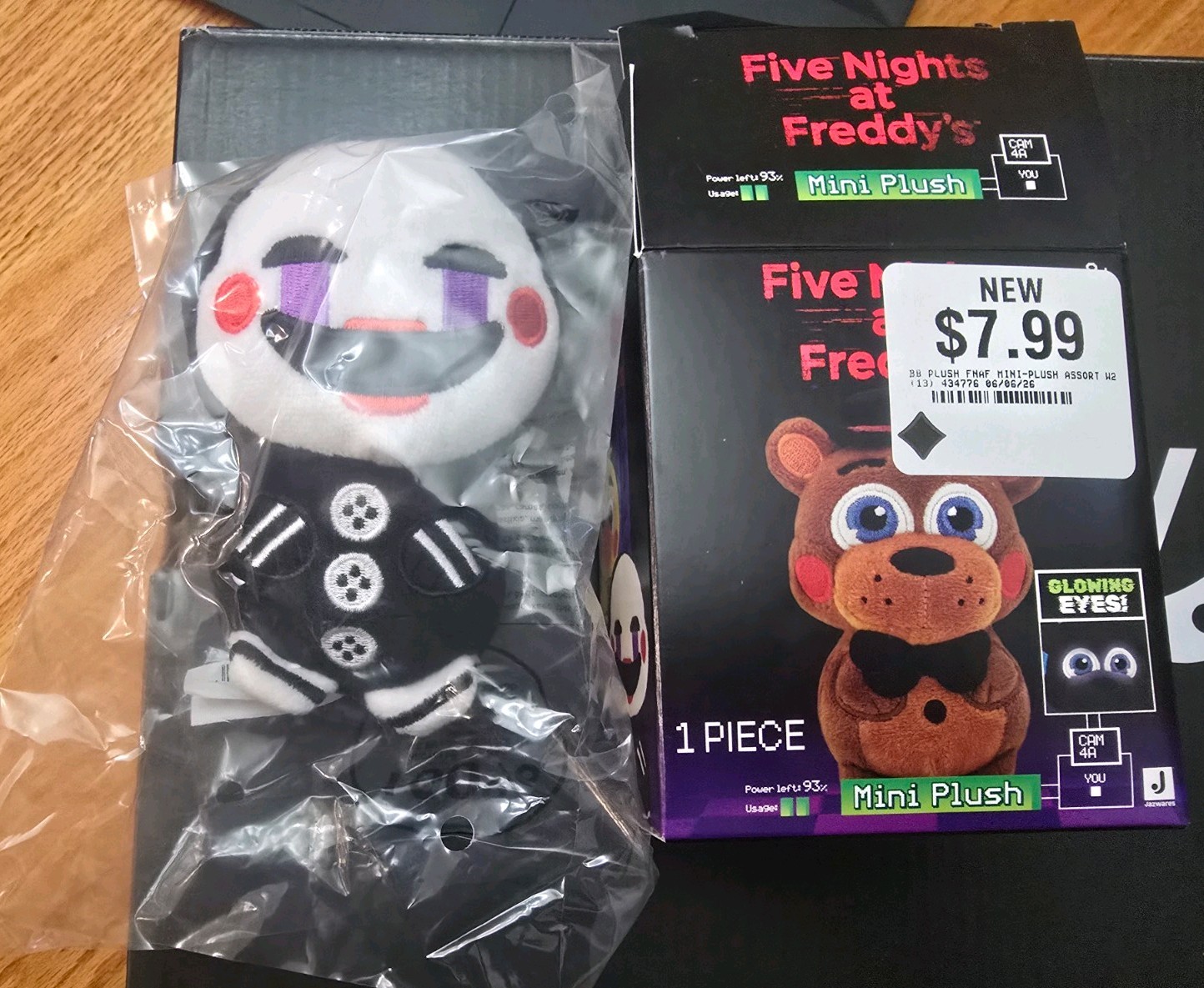 Five Nights at Freddy&rsquo;s Character Blind Box Mini Plush RARE Puppet FNAF