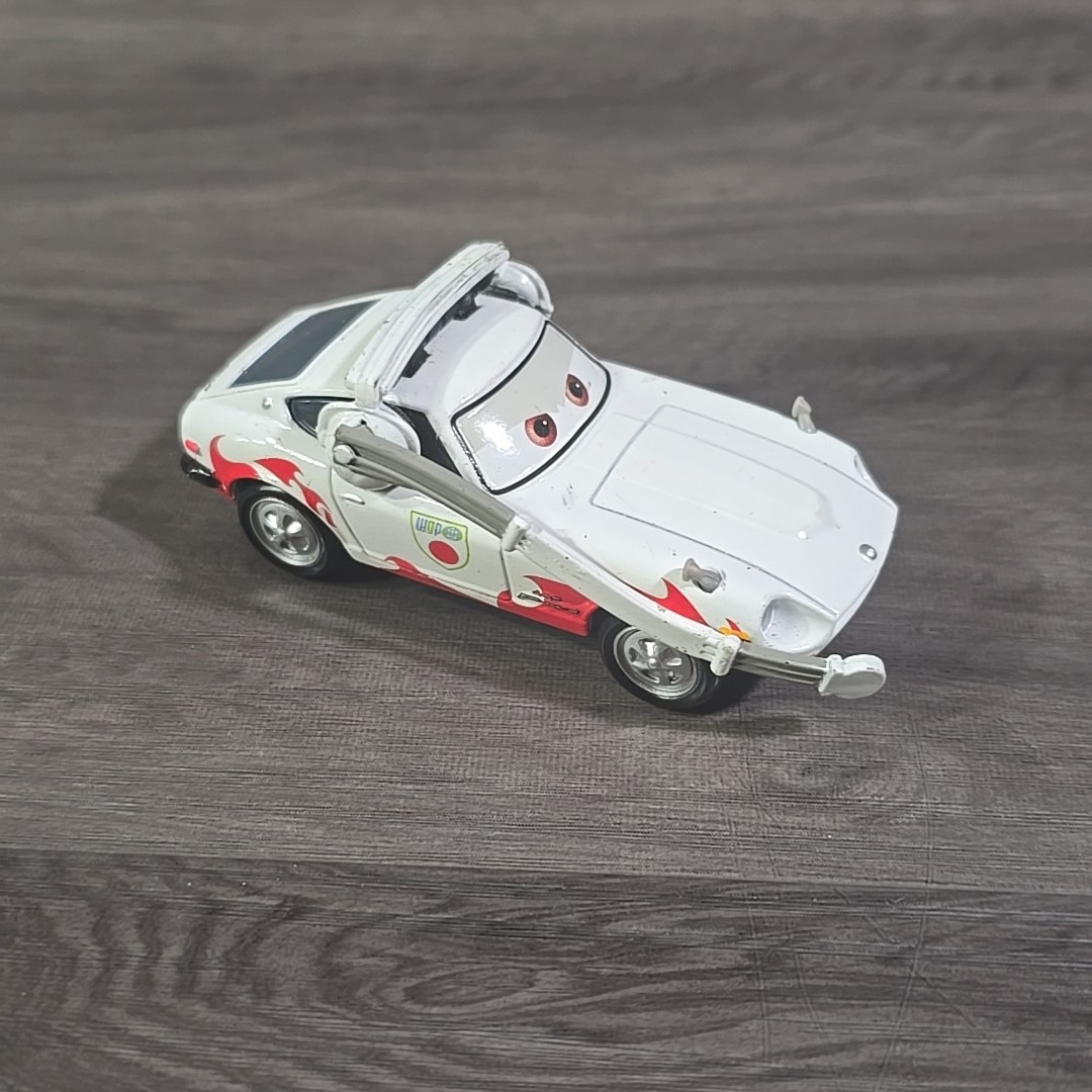 Disney Pixar Cars 2 Mach Matsuo Shu Todoroki Crew Chief WGP