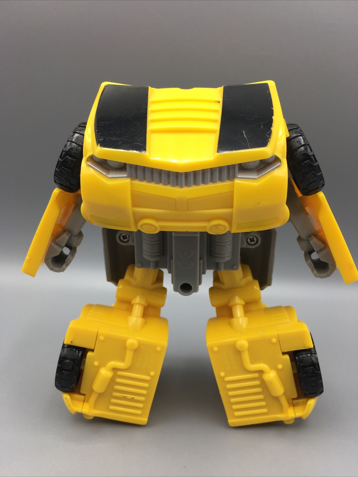 Transformers Rescue Bots Energize 6&Prime; Bumblebee, Yellow Car Camero Hasbro Tomy
