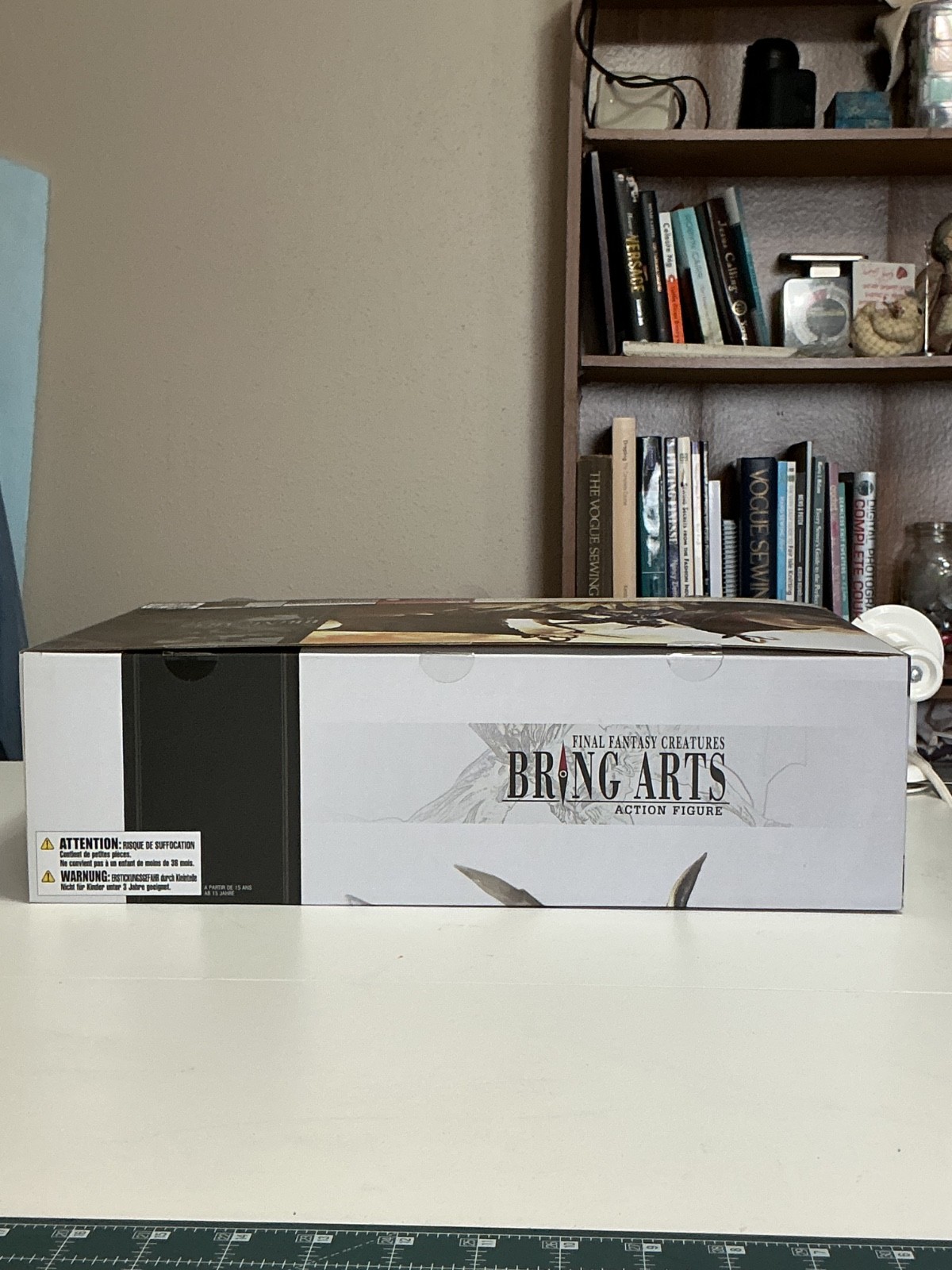 Bring arts Final Fantasy creature, action figure Bahamut