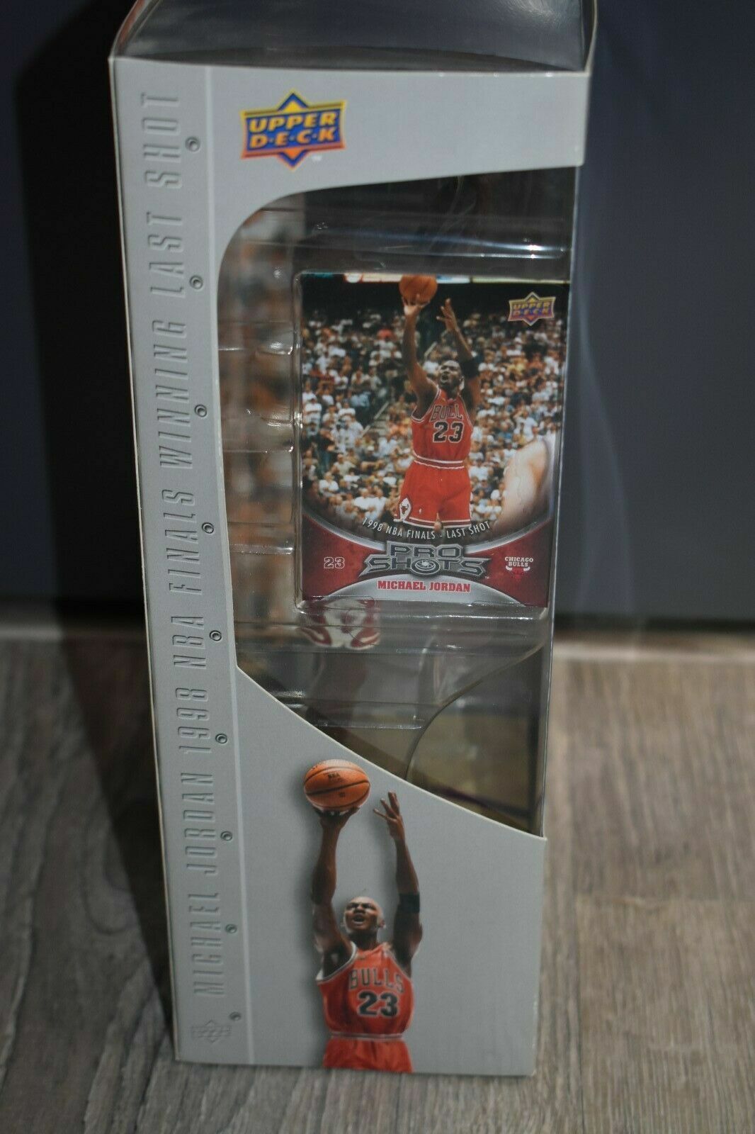 McFarlane Michael Jordan 1998 NBA Finals Winning Last Shot 8&Prime; Figure