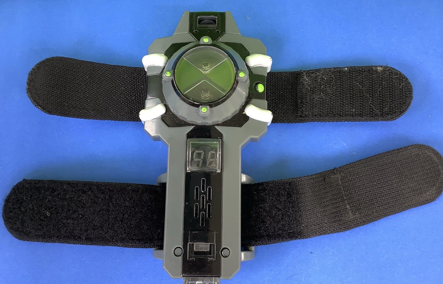 Ben 10 Transforming Alien Arm Omnitrix Bandai With Hookeye Wrist Straps Untested