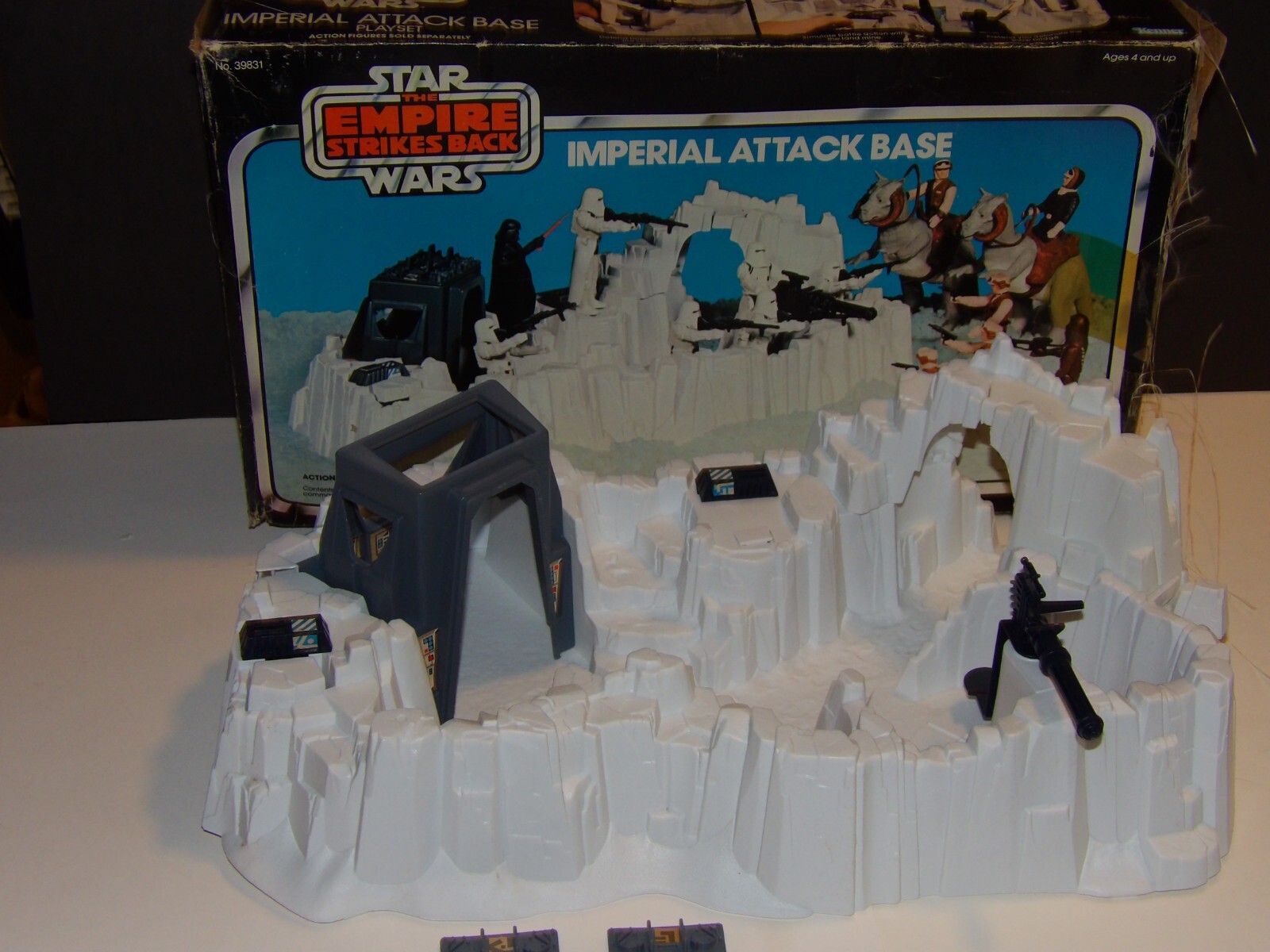 STAR WARS VINTAGE EMPIRE STRIKES BACK KENNER 1980 IMPERIAL ATTACK BASE