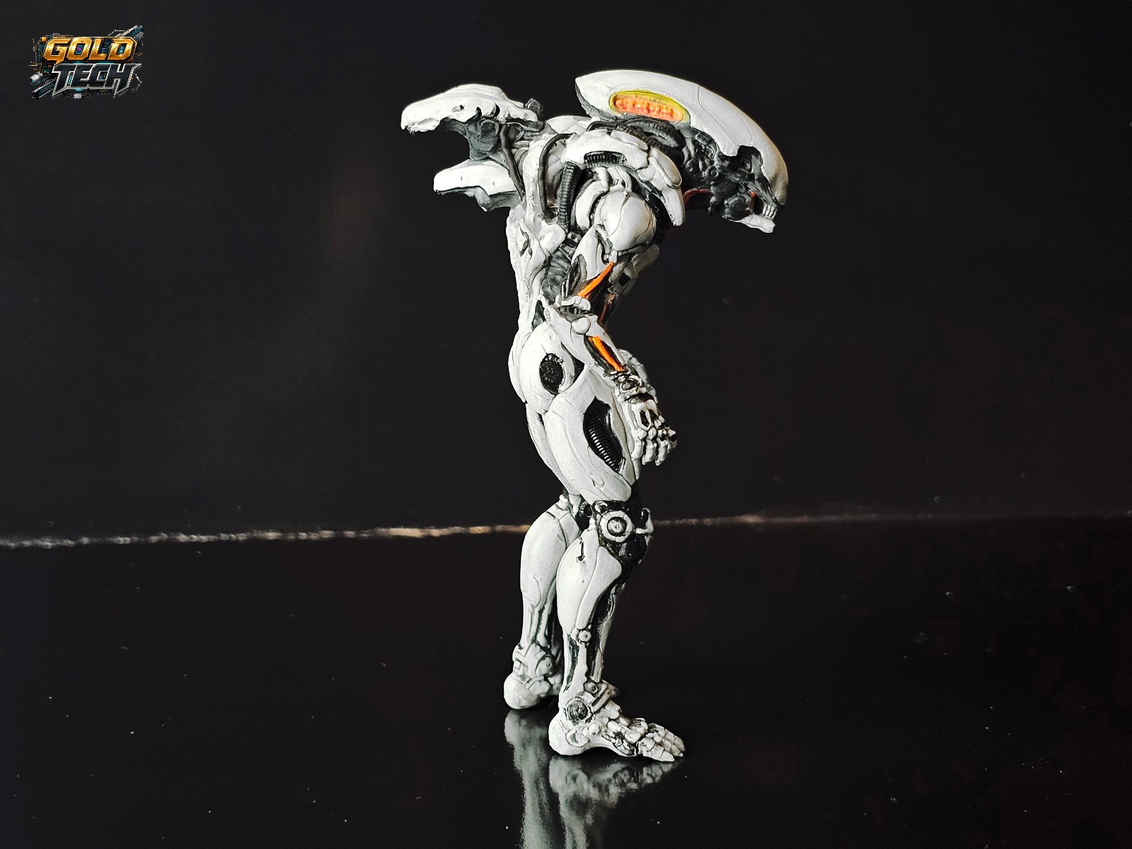 Premium 100mm Sci-Fi Bio-Mechanical Entity – Resin Collectible Figure 1/18 « 3.94