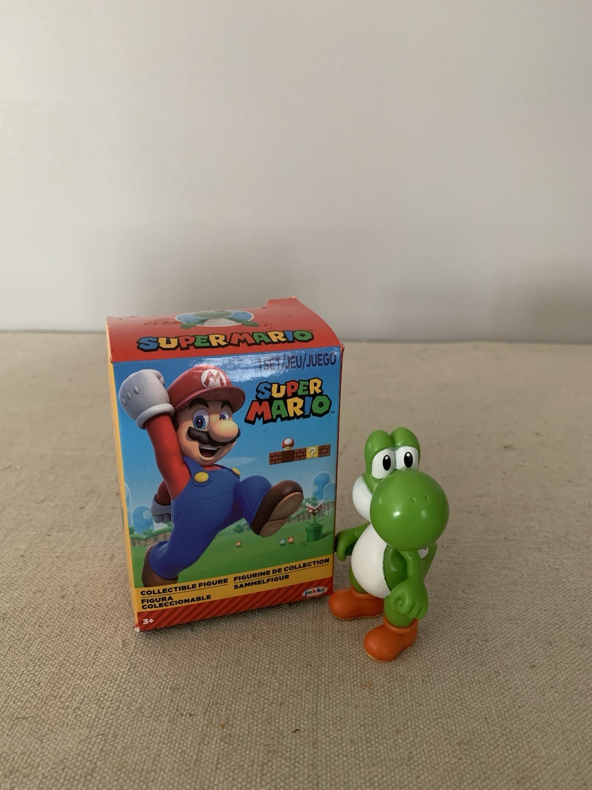 SUPER MARIO BROS MOVIE – Luigi Action Figure w/Flashlight + Yoshi Figure *READ*