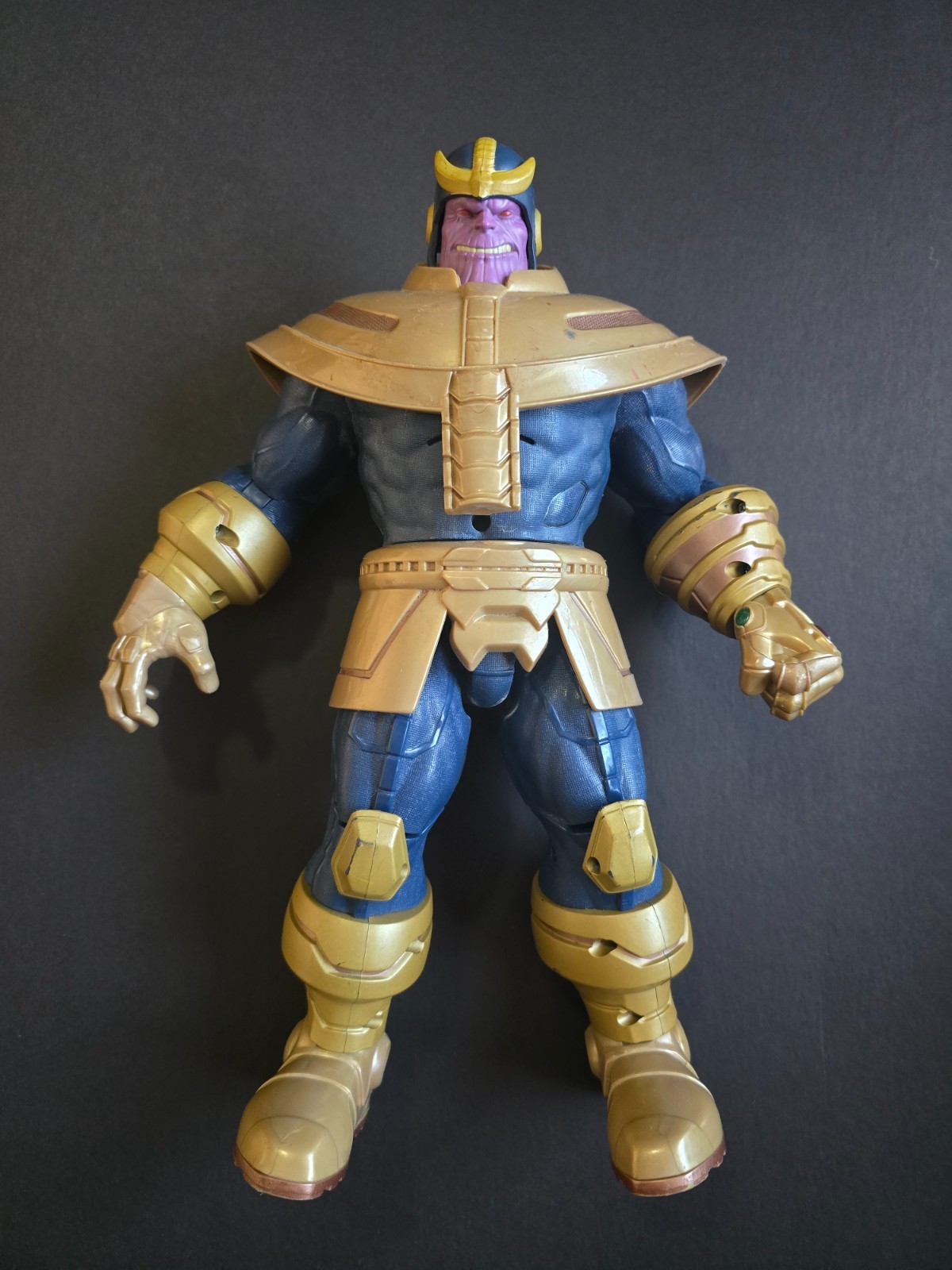 2014 Avengers Talking Thanos Electronic 14-inch Action Figure Unsure if it works