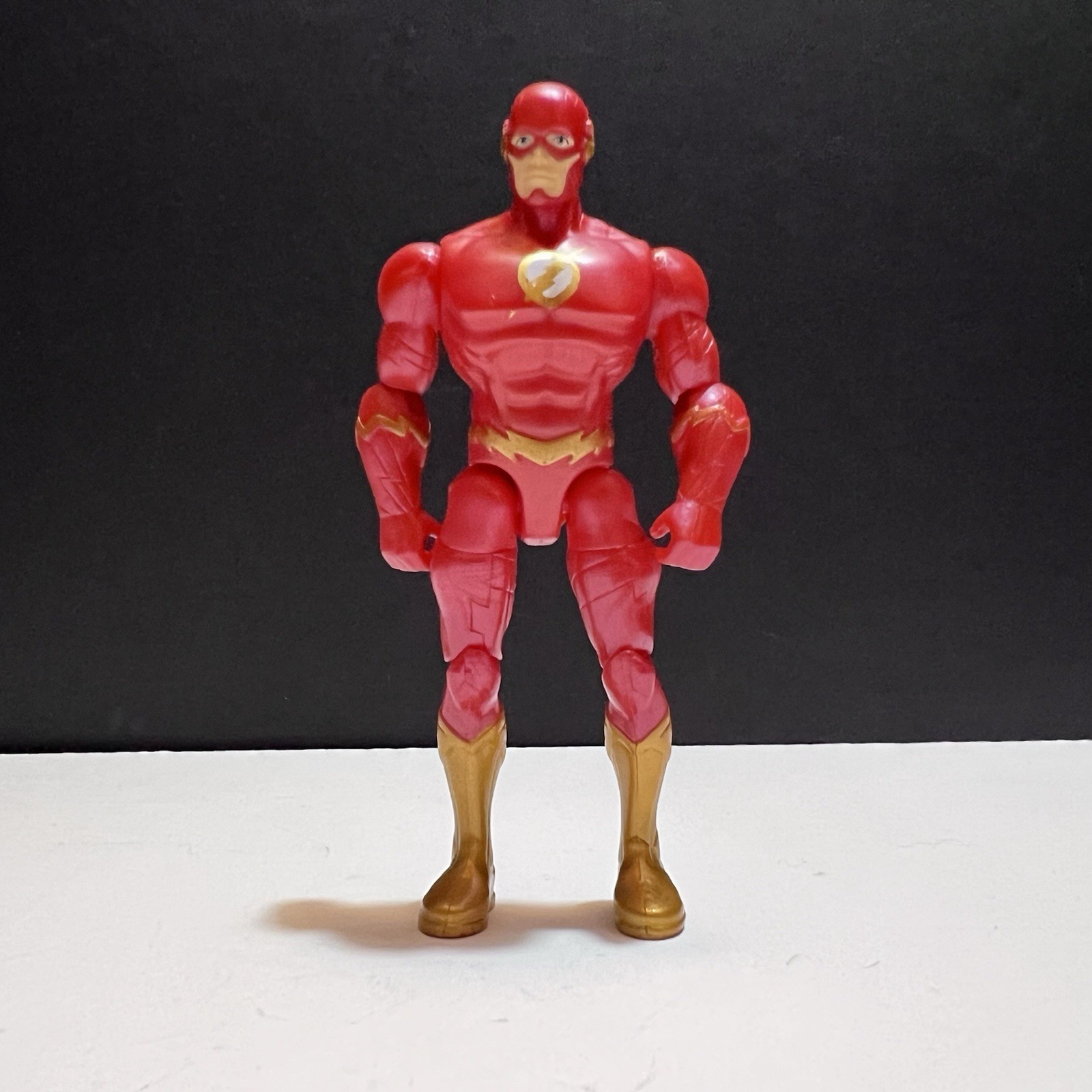 2020 DC Spin Master The Flash 3.75” Action Figure Heroes Unite Red / Gold Suit