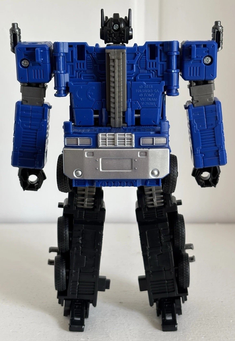 Transformers Hasbro Pulse Exclusive Shattered Glass Leader Ultra Magnus COMPLETE