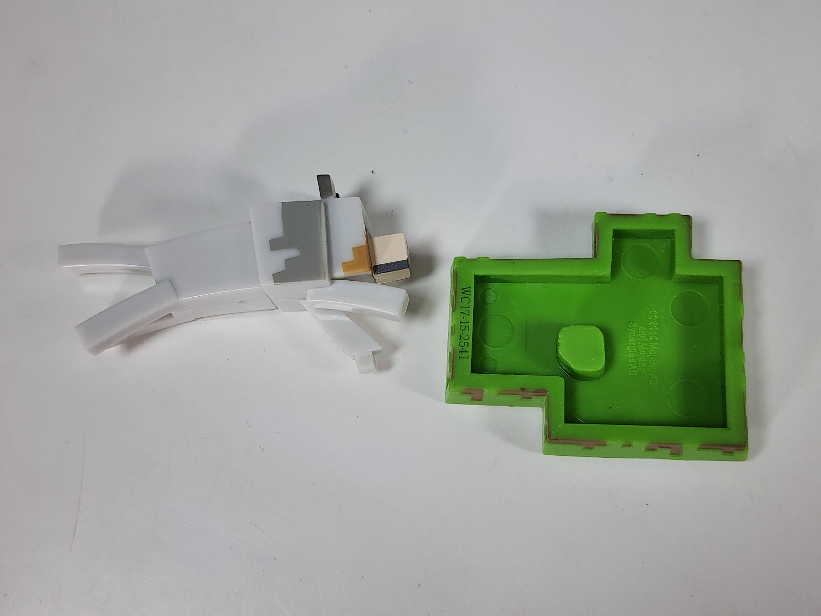 Minecraft Mojang Action Figure 3&Prime; Gray Wolf Dog Running To Bone Jinx