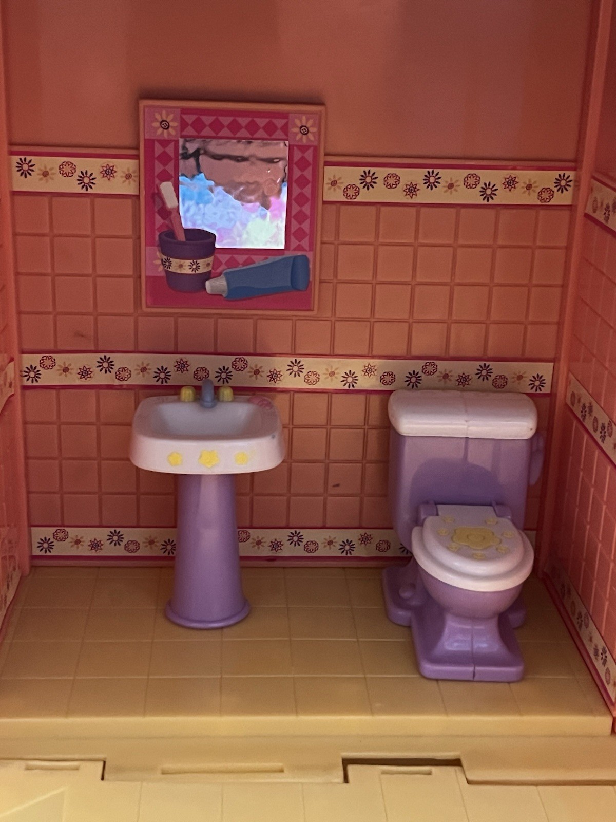 Dora The Explorer Talking Pop Up Play House 2003 With Family Figures & Furniture