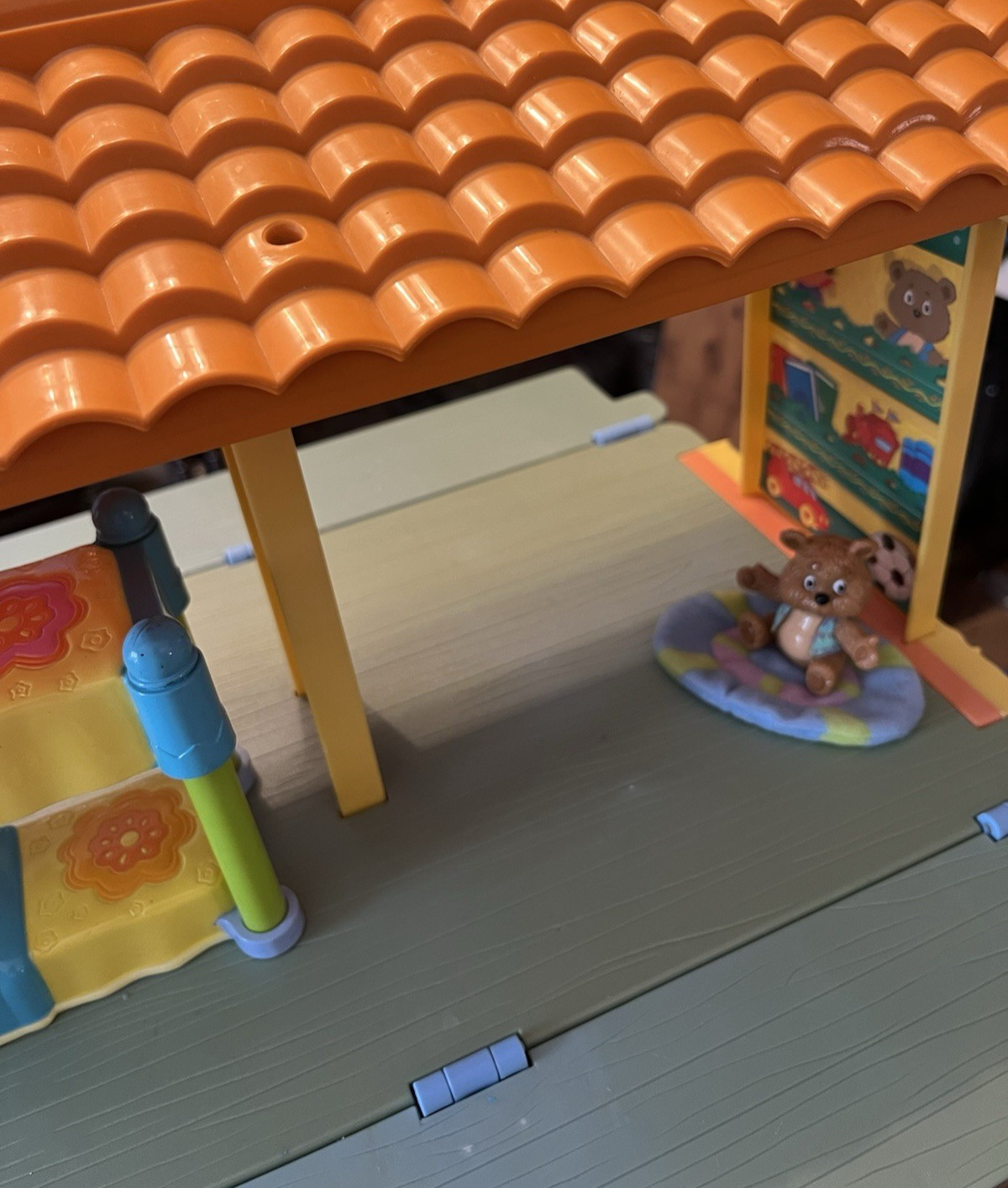 Dora The Explorer Talking Pop Up Play House 2003 With Family Figures & Furniture