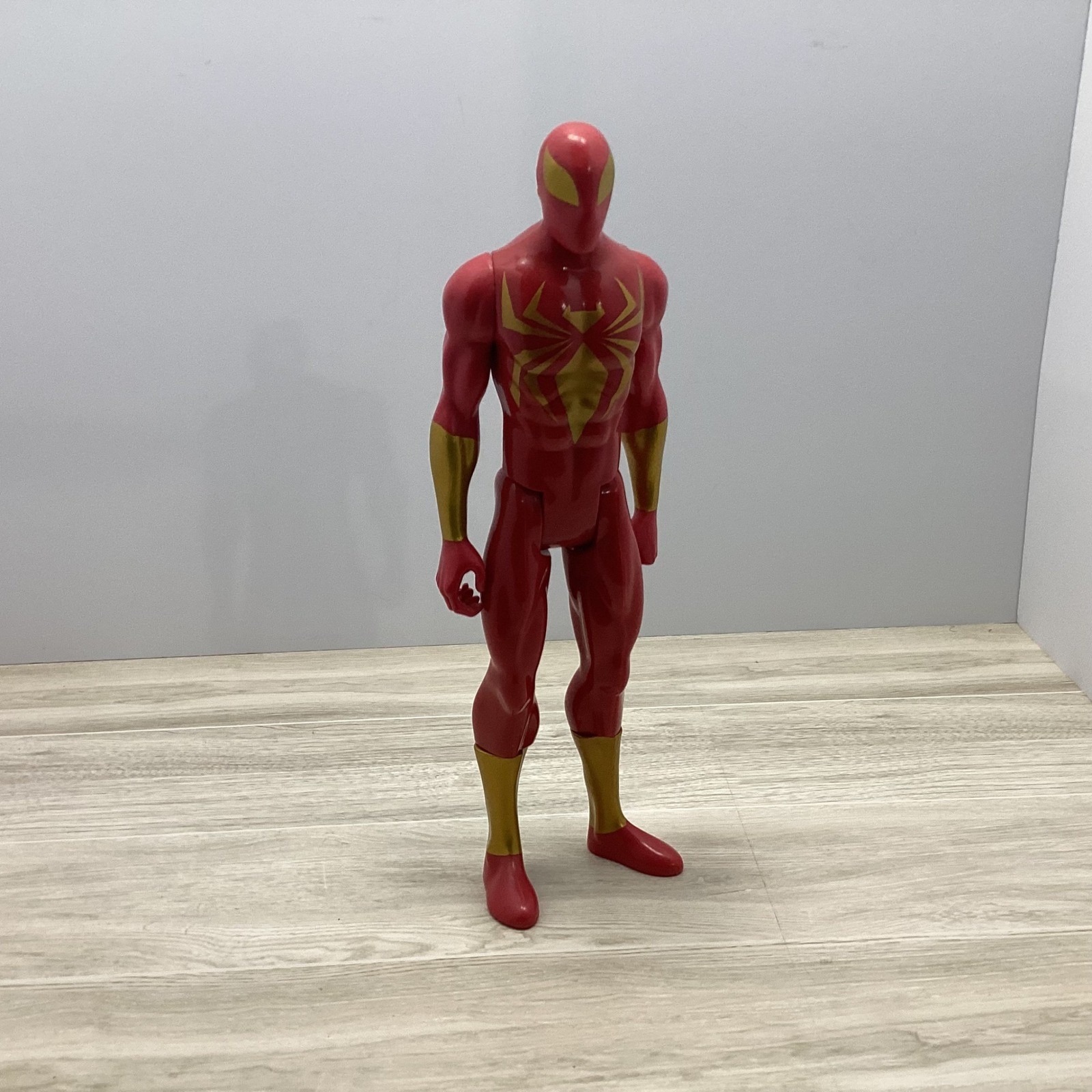 Hasbro Marvel Titan Hero Series Iron Spider 12&Prime; Figure Red Gold Suit 2021 MCU