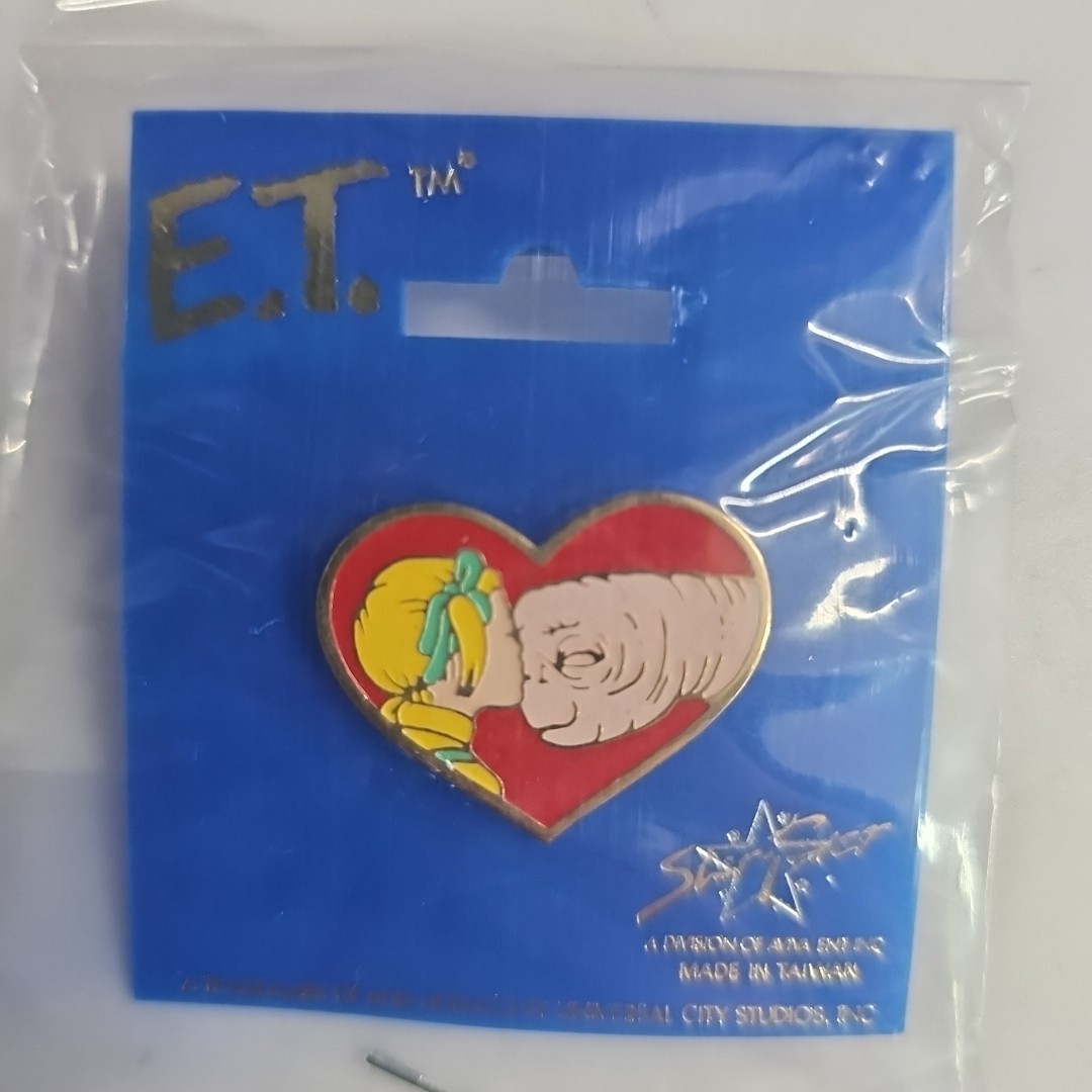 Vintage 1982 Universal Studios E.T. 6 Pin Lot Extra Terrestrial Jewelry Sealed