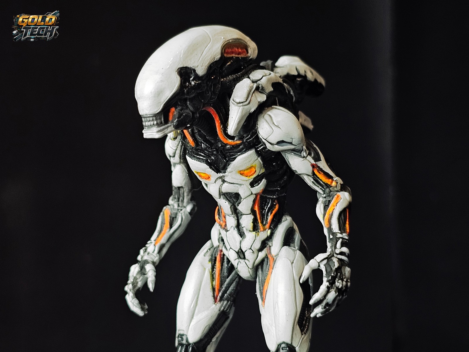 Premium 100mm Sci-Fi Bio-Mechanical Entity – Resin Collectible Figure 1/18 « 3.94