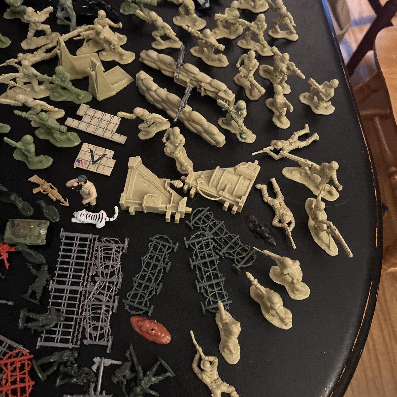 Lanard & Misc Military Action Figures Weapons Vehicles Fences Flags Lot Of 200+!
