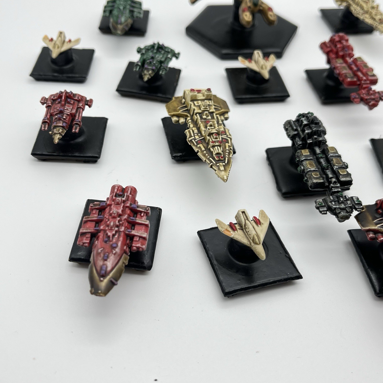 Misc Mini Spaceship Figurines War Games Tabletop Unknown Mystery