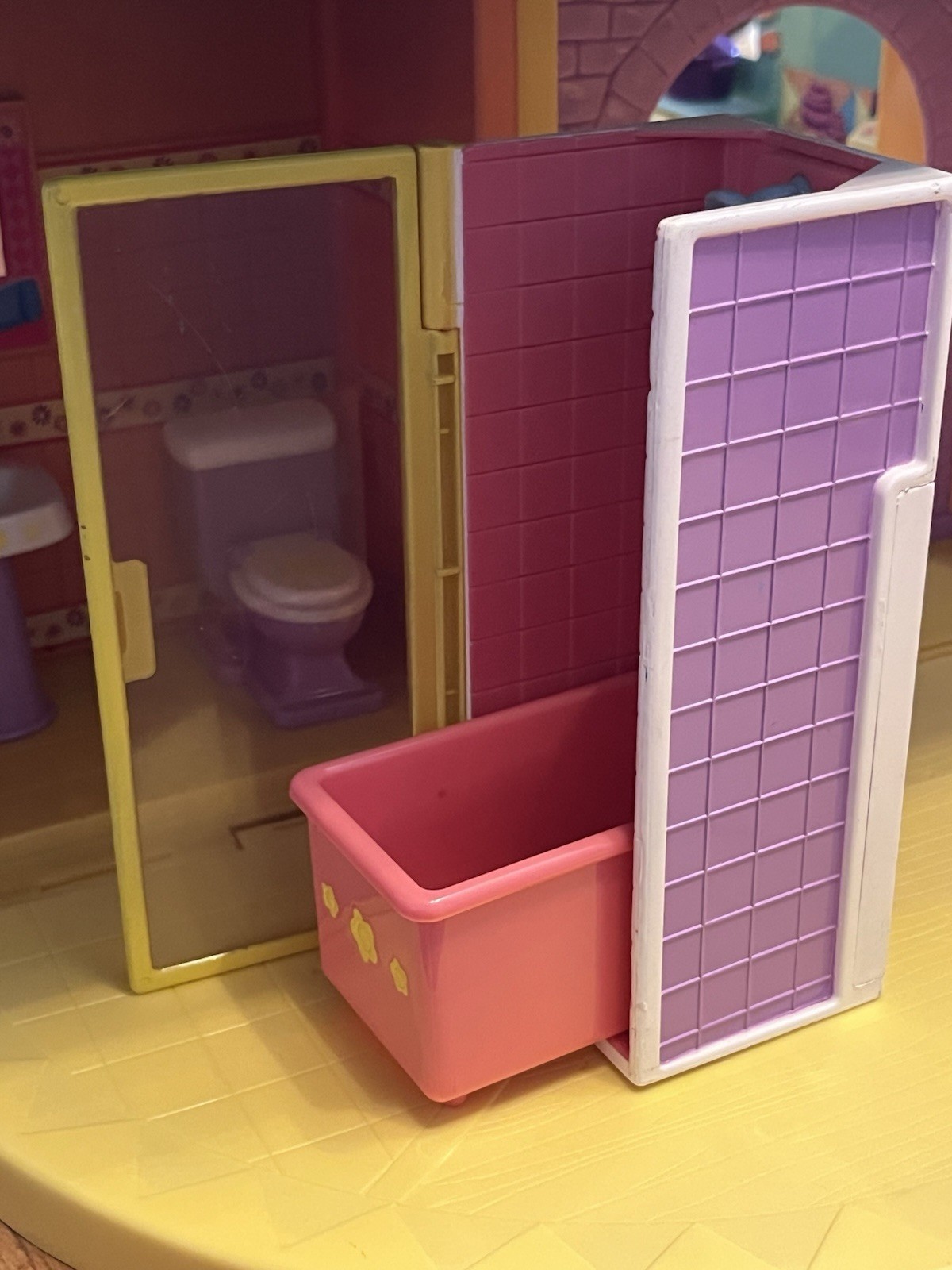 Dora The Explorer Talking Pop Up Play House 2003 With Family Figures & Furniture