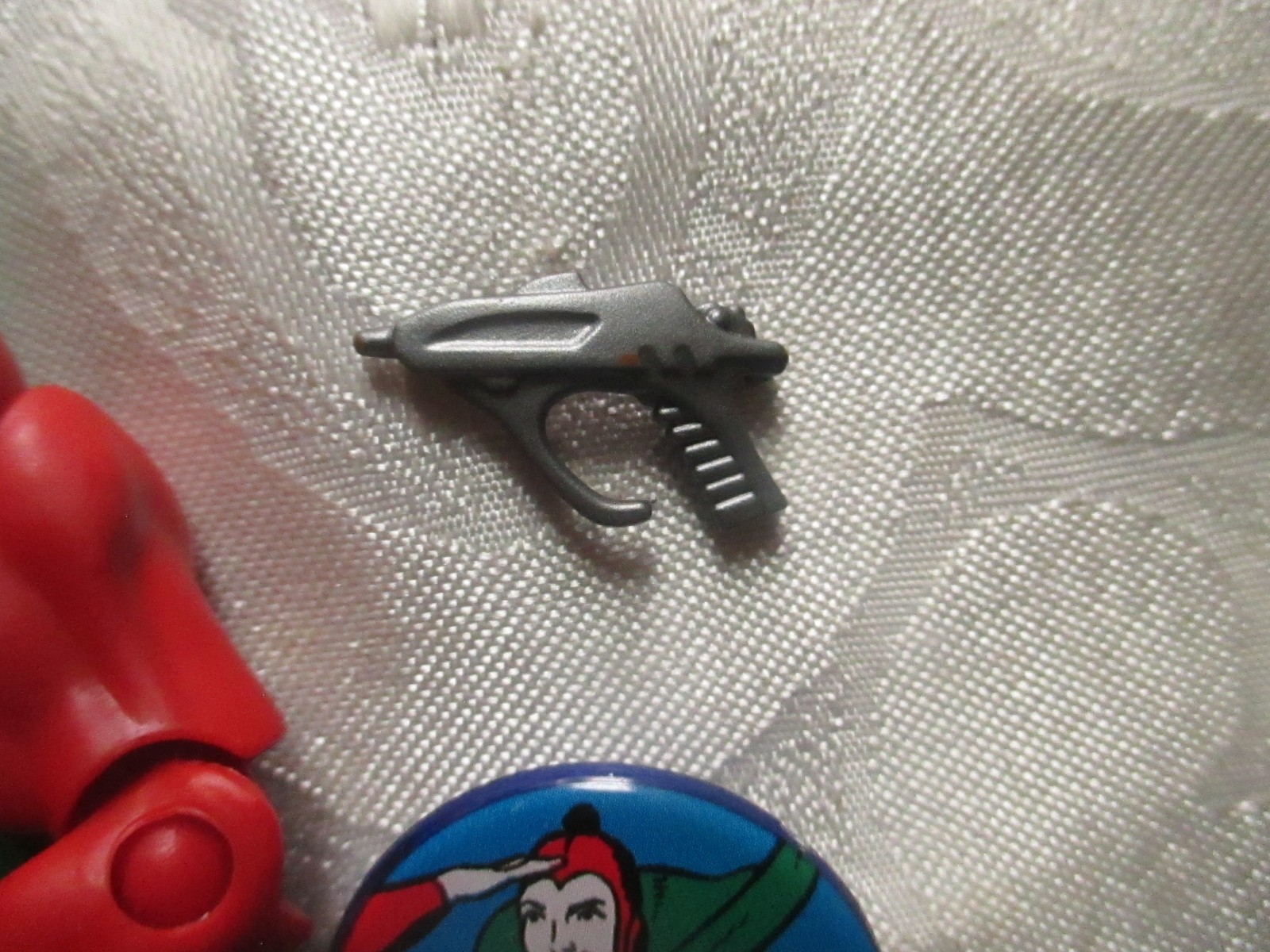 DC Classics Starman Golden Age Validus 6&Prime; Figure With Weapon and Pin