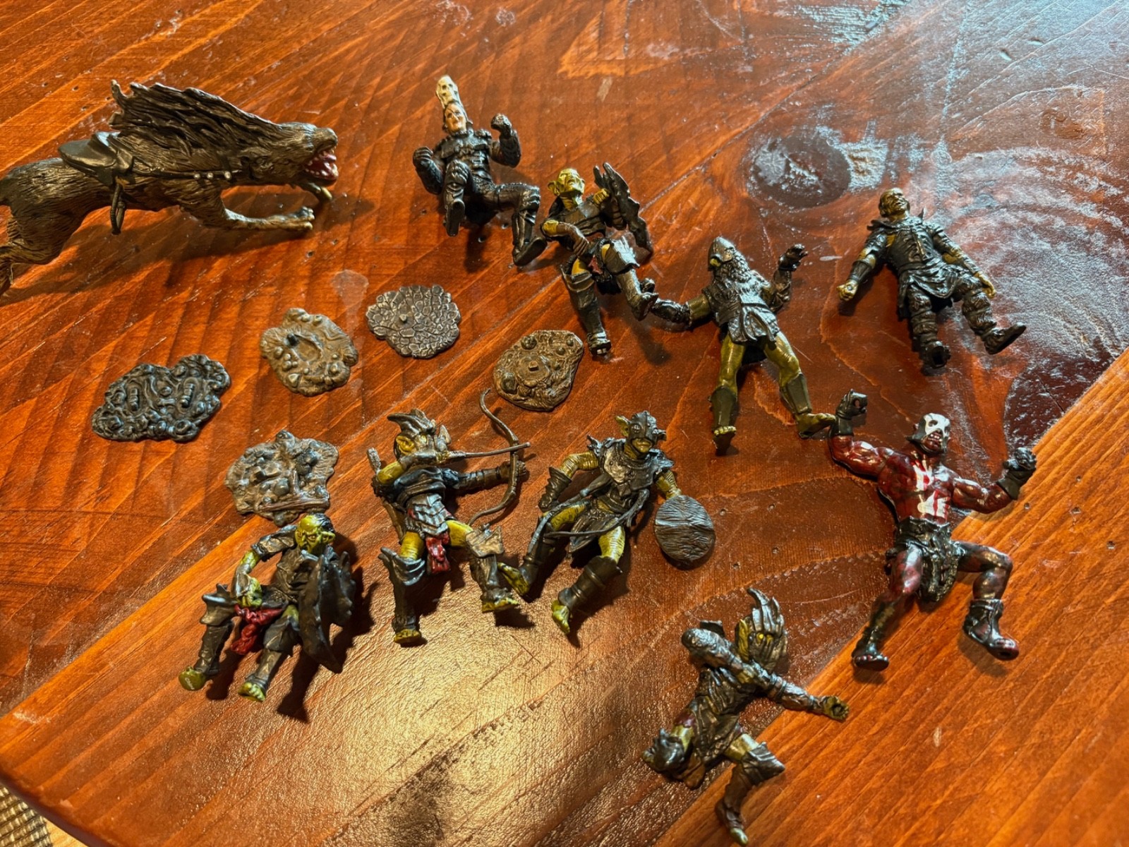 Lord Of The Rings Figures Lot Of 9 Orcs plus 1 Warg & 5 misc stands