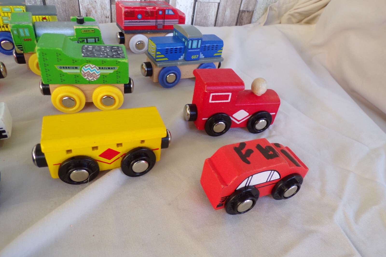 Thomas the Train wooden railway buildings Orbrium train lot