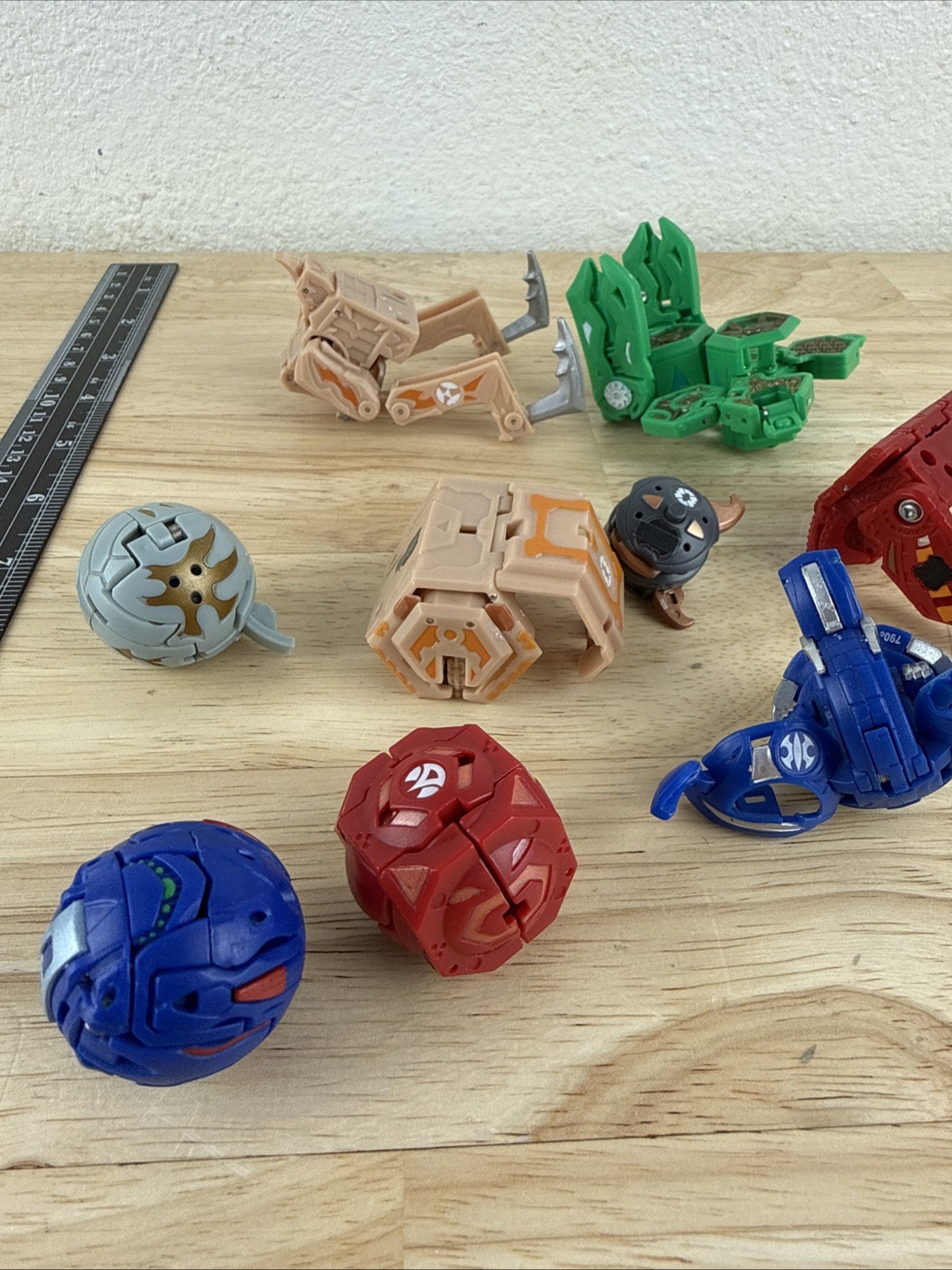 Bakugan Mixed Bundle Lot W/ Battle Brawlers, Blue/Red/Green Figures Dragonoid