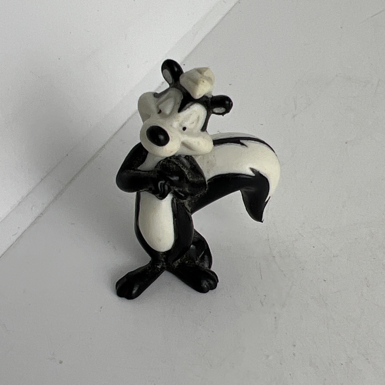 Vintage Warner Bros. 1995 Looney Tunes Pepe le Pew PVC Figure Loose