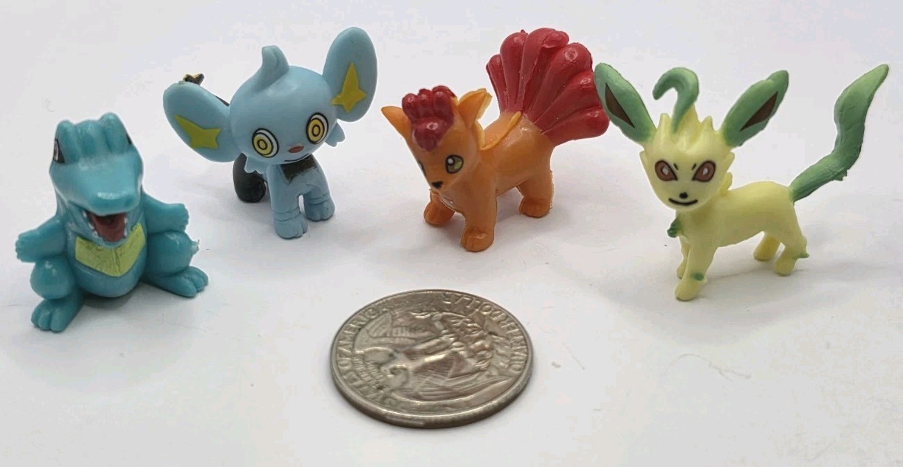 Pokemon Mini Figures 22 Piece Collection Approx 1 Inch Tall Mini Figure