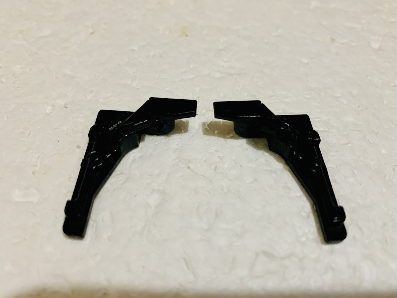 G1 Cassettes: vintage KO Condor (Laserbeak) part feet pair lot Soundwave