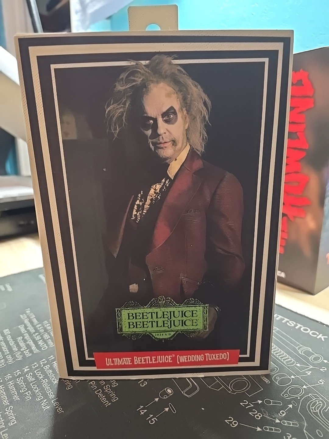 Beetlejuice – Collector&rsquo;s Edition Ultimate Wedding Tuxedo 7&Prime; Scale Action Figure