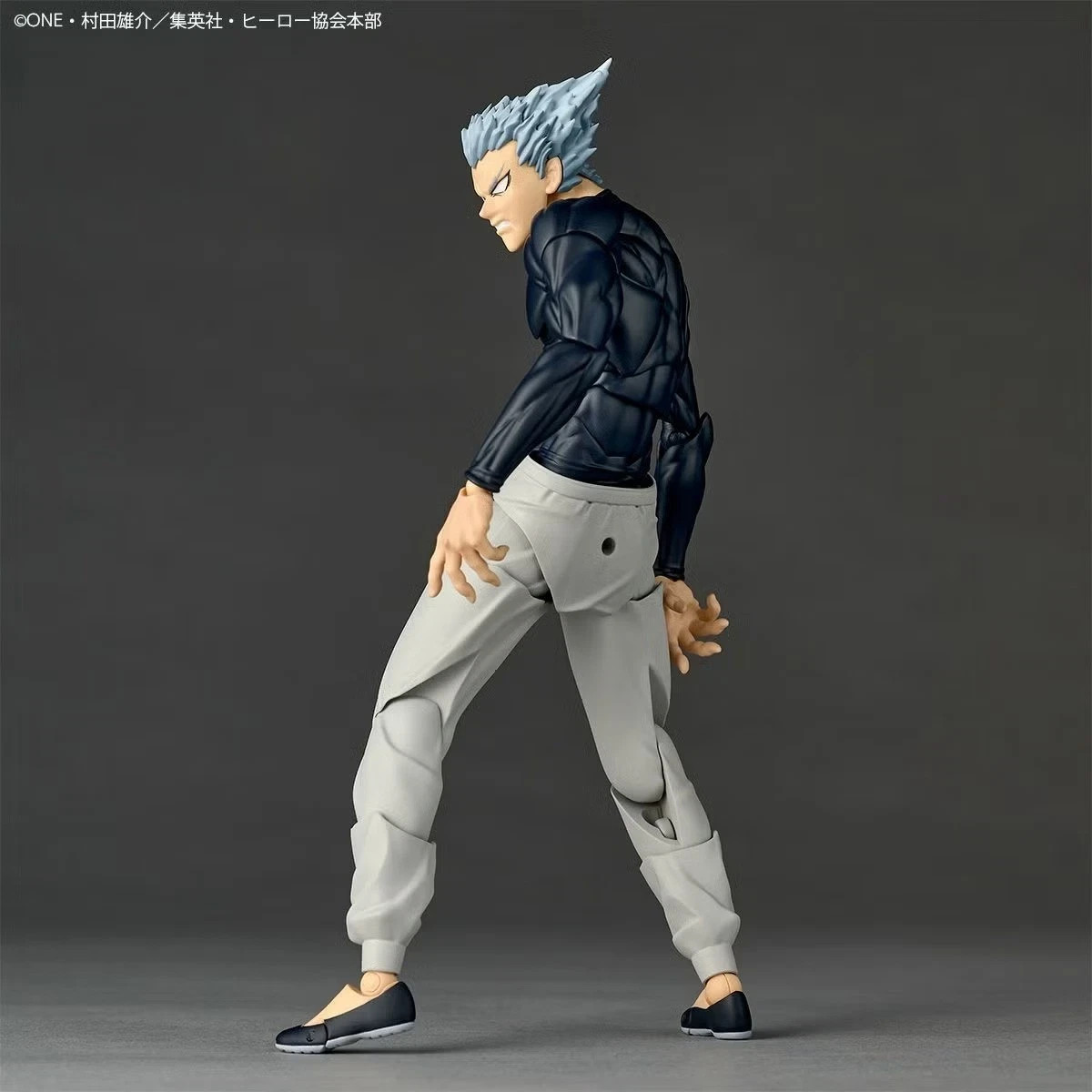 Kaiyodo Revoltech Amazing Yamaguchi Garou One Punch Man Action Figure with Bonus
