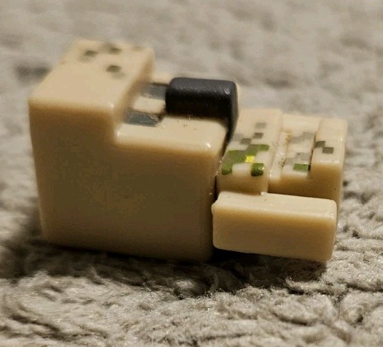 Minecraft Mini Figure Iron Golem 1 Inch Tall