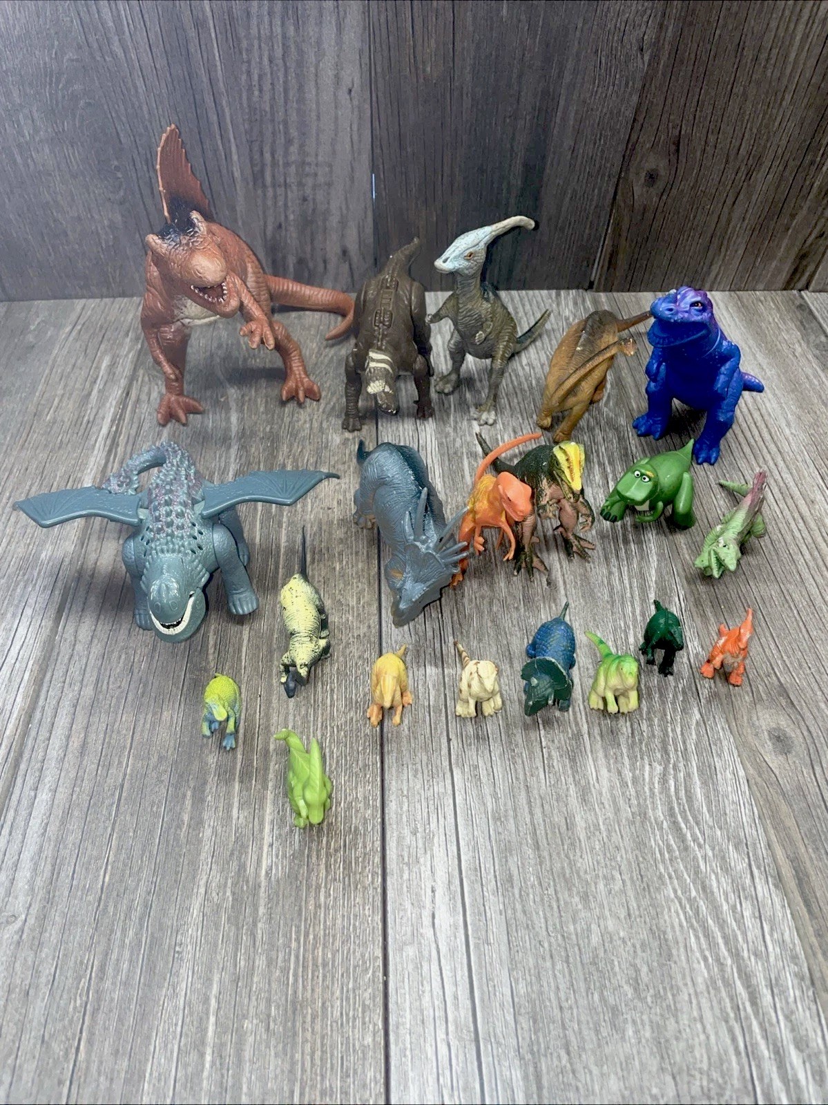 Lot of 20 Dinosaur Toys Mixed Sizes & Brands Various Colors Shapes Materials