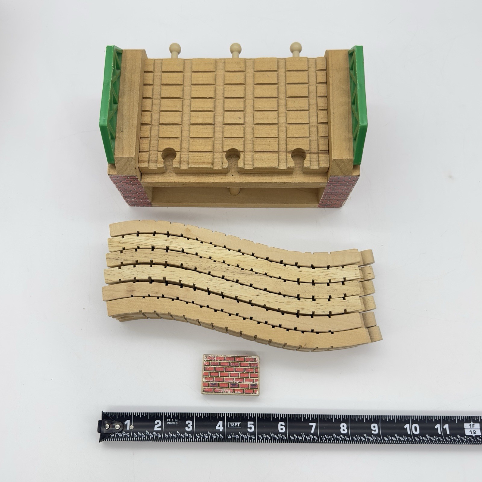 HENRY’S TUNNEL Thomas & Friends Clickety-Clack Wooden Railway w/Tracks Vtg 1996