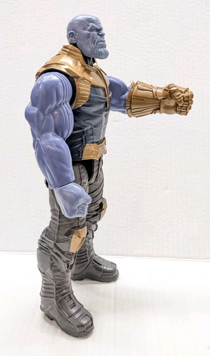 Thanos Avengers Infinity War 12&Prime; Action Figure Titan Hero 2017 Marvel