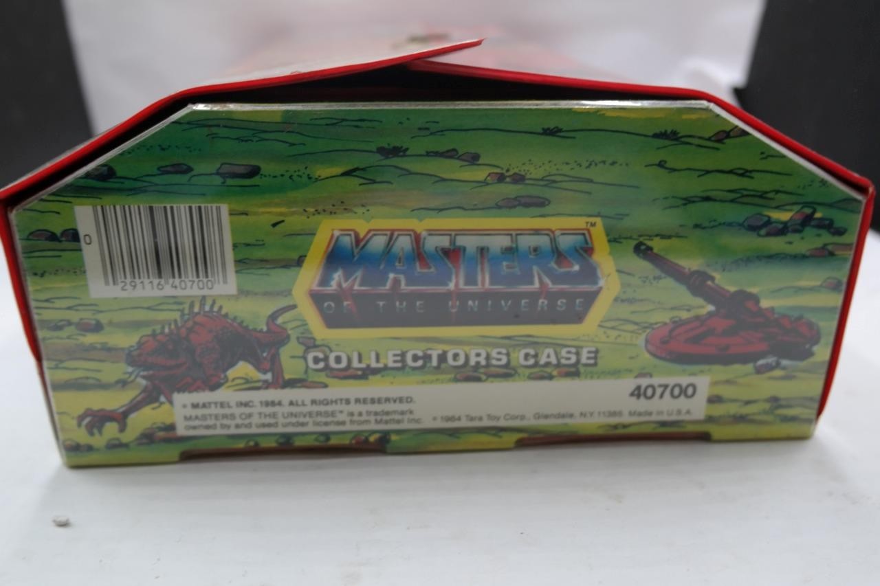 Collector&rsquo;s Case Complete holds 8 Masters of the Universe with 4 figures