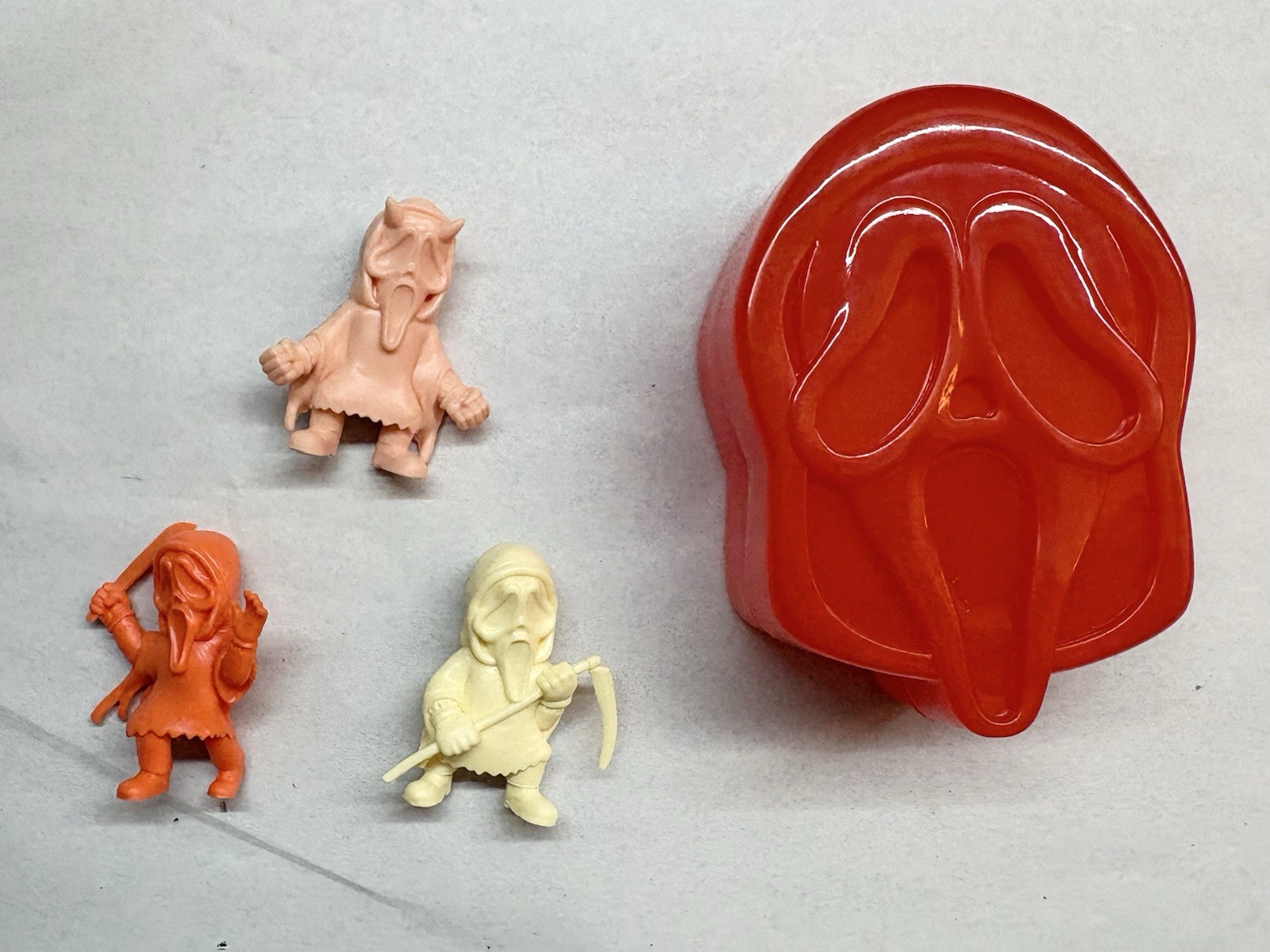 2025 Culturefly Scream Ghostface Tiny Mights Set Of 3 Peach Yellow Pink W/ Case