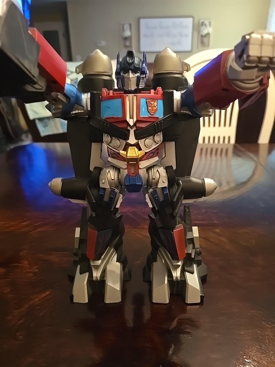 Transformer Mega Power Bots Jet Optimus Prime-watch video