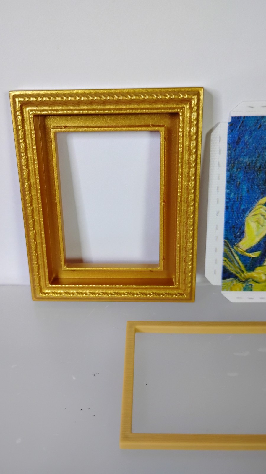 Zuru Mini Brands Create Masterpieces Van Gogh Self Portrait with Headphones