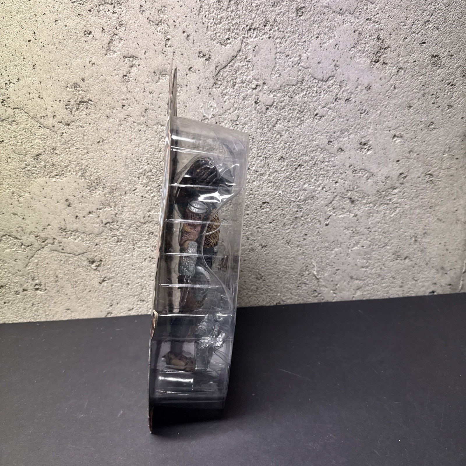 NECA Predator Enforcer Predator Action Figure Dark Horse Comics New 2014