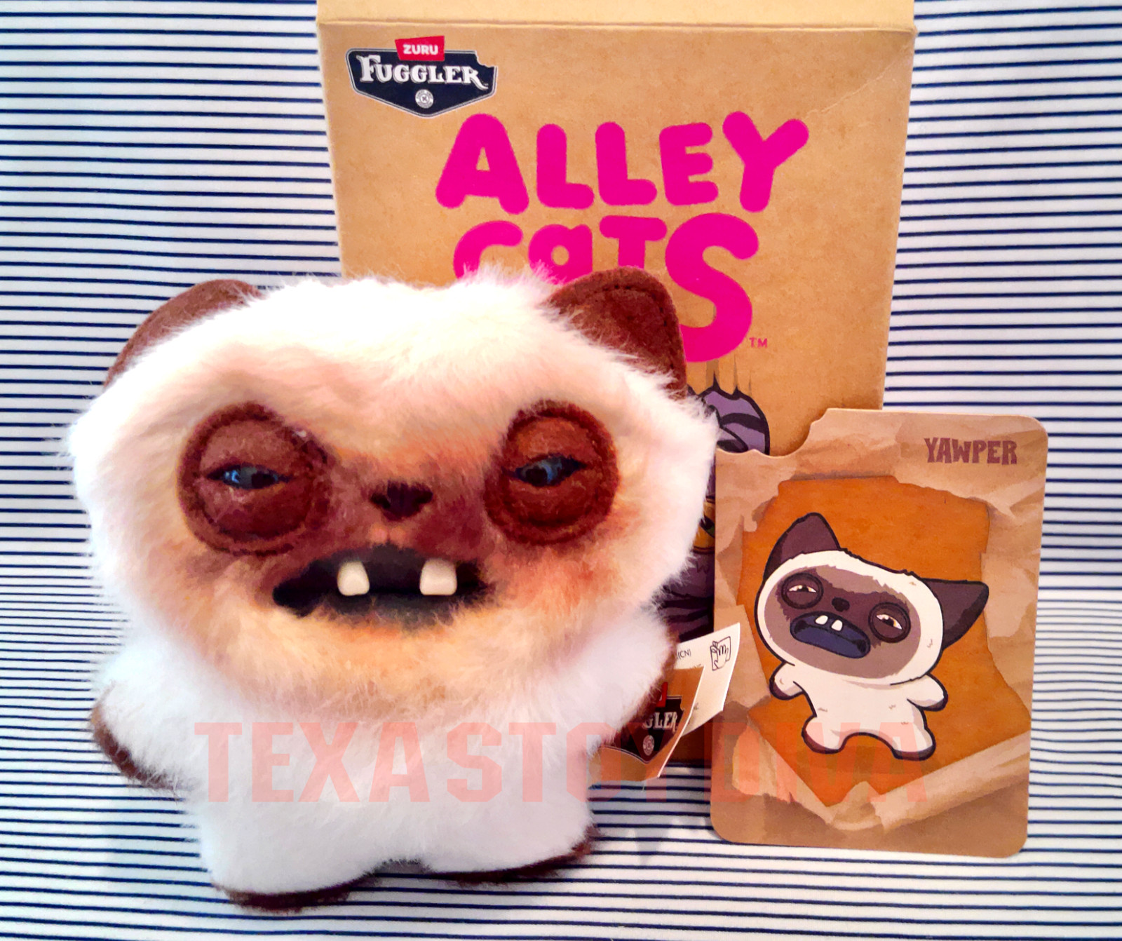 Zuru Fuggler Alley Cats Yawper Siamese Cat Plush Bag Charm Keychain 5&Prime; & Card