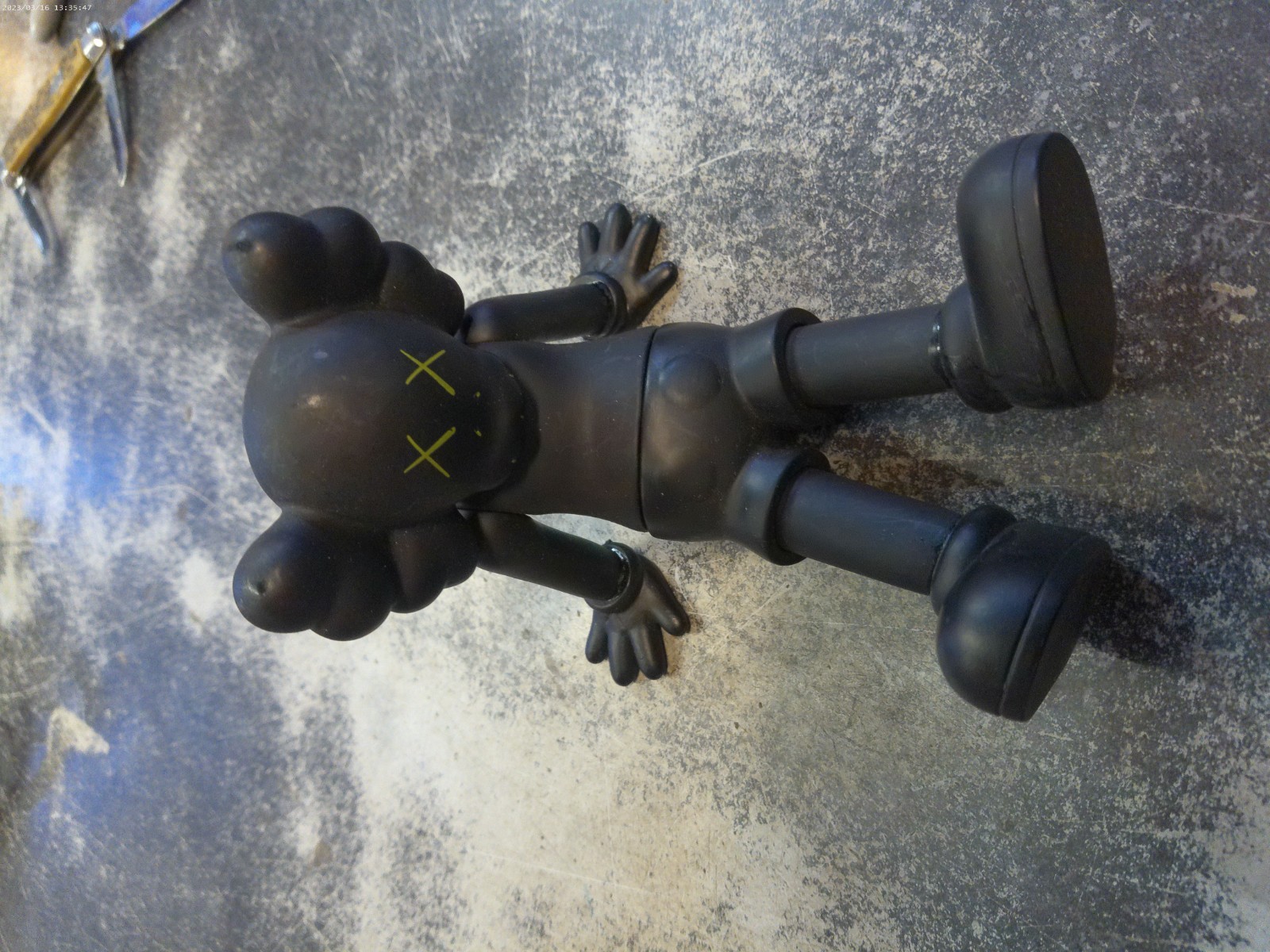 Kaws Replica Figure Sitting-back