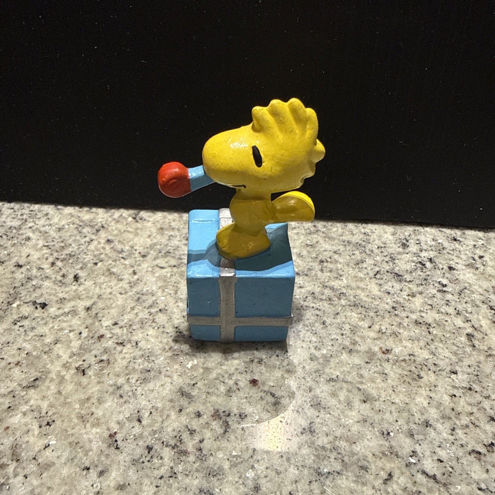 Peanuts Birthday PVC Figurines Applause Snoopy Charlie Brown Lucy Linus Lot of 6
