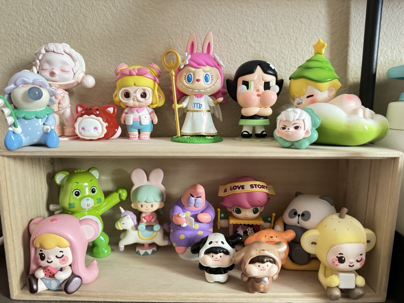Assorted Blind Boxes – Surprise Collectible Figures – Various Brands
