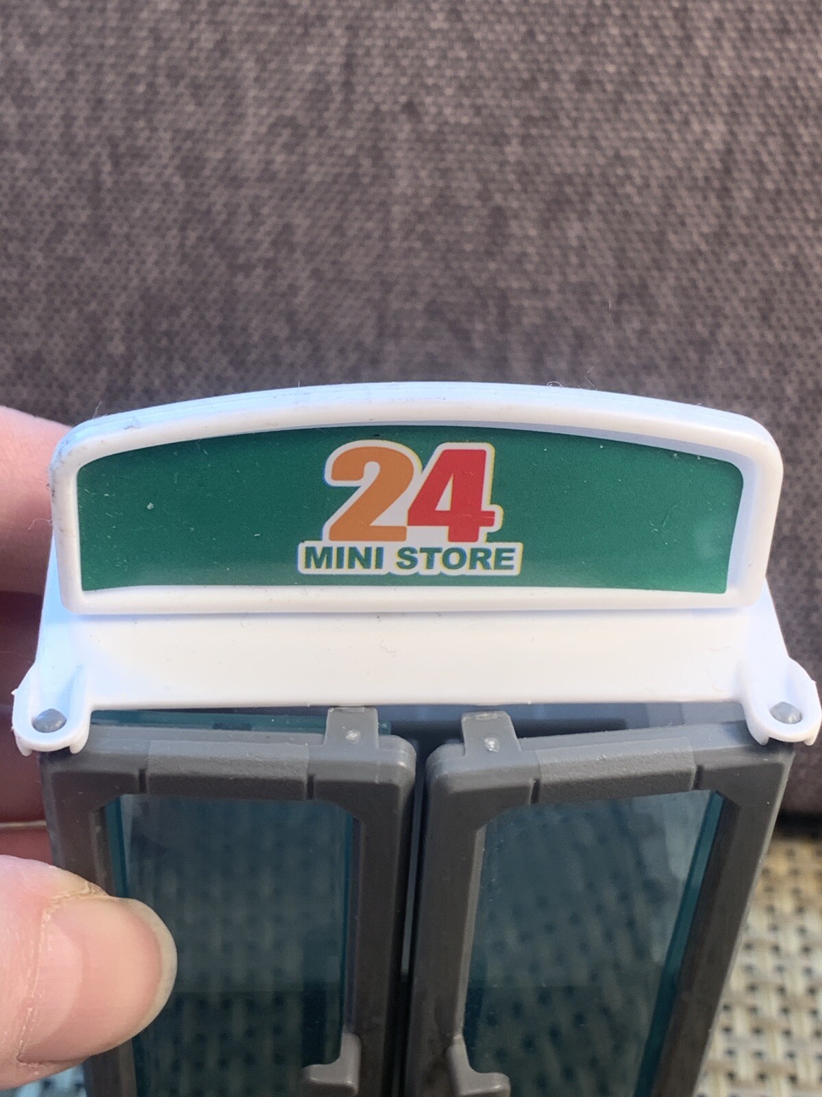 Mini Brands 24 Mini Convenience Store Cooler With Two Shelves Racks Inside