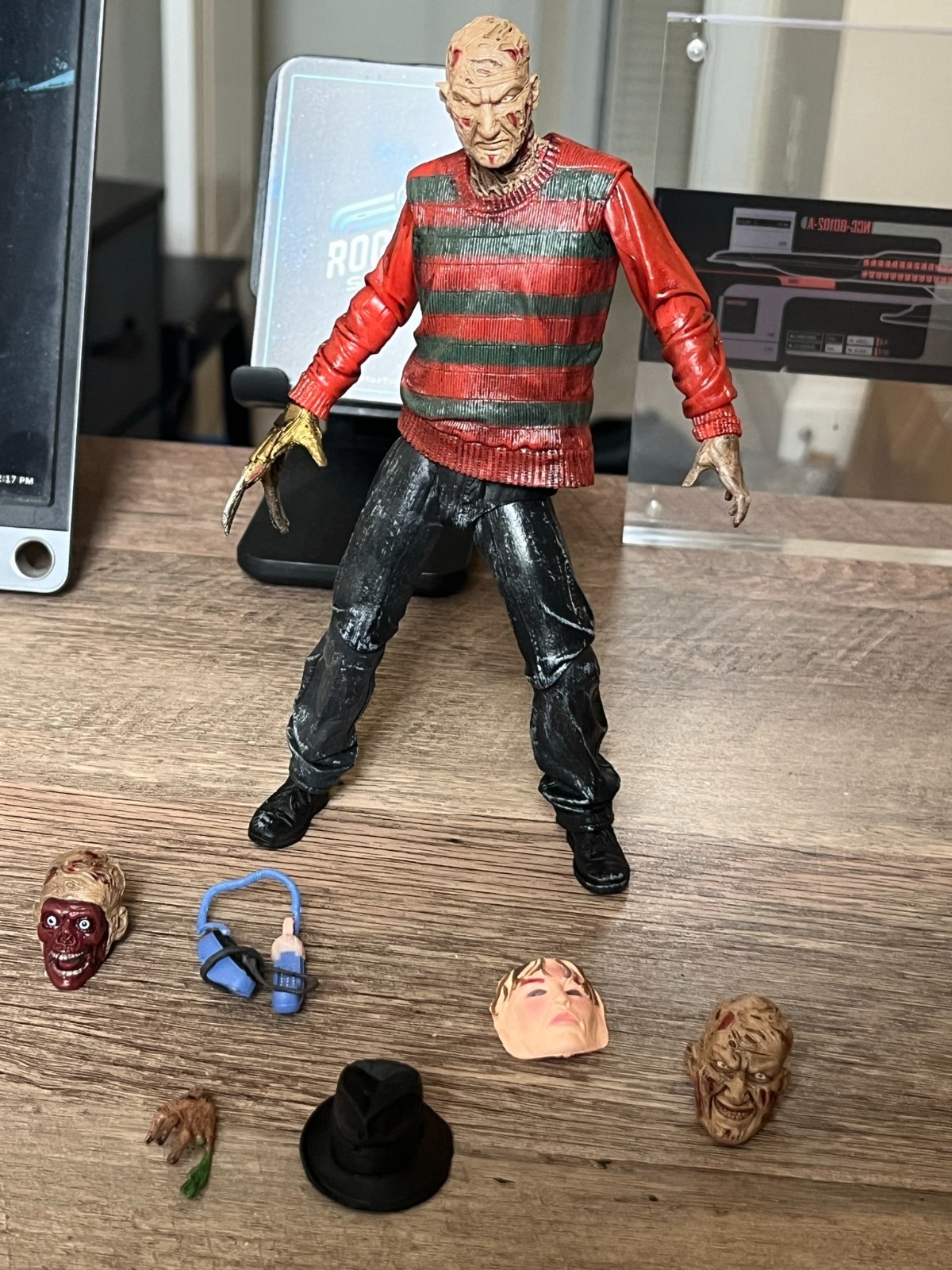 Neca Ultimate Freddy Krueger Figure Nightmare on Elm Street 30th Complete Loose