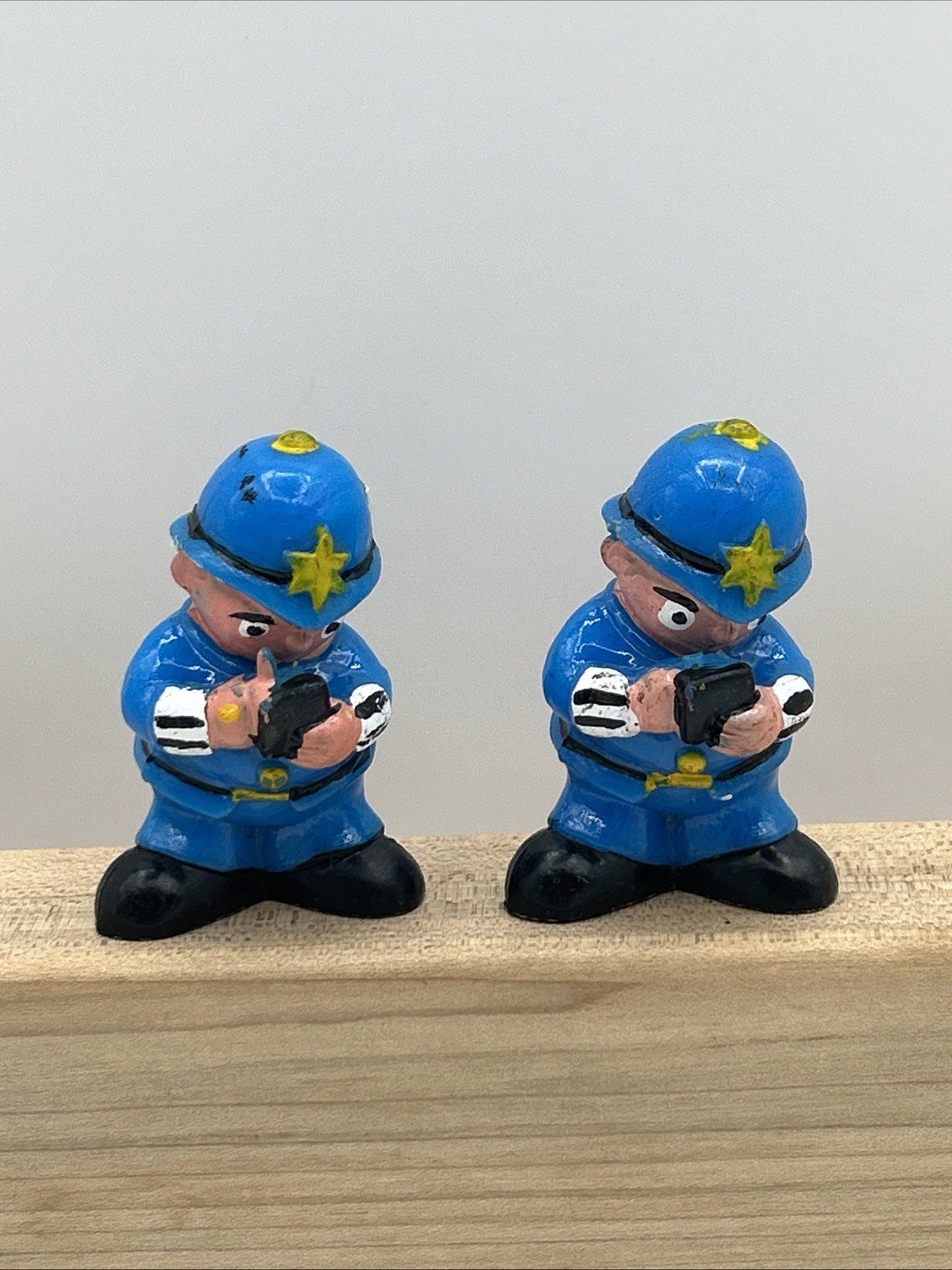 Lot Of 2 MR PLOD Mini Figures Noddy policeman blue & black 1975 READ