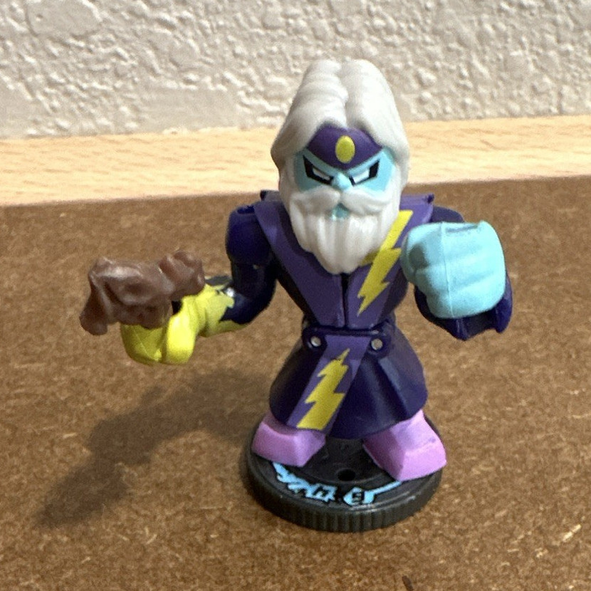 Moose Purple Wizard Action Figure w/ Staff Round Base Plastic White Blue Yellow