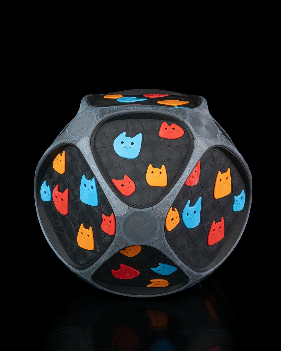 Kitty Pattern Pet Pod – 3D Printed Cat Face Pet House | Colorful Indoor Retreat