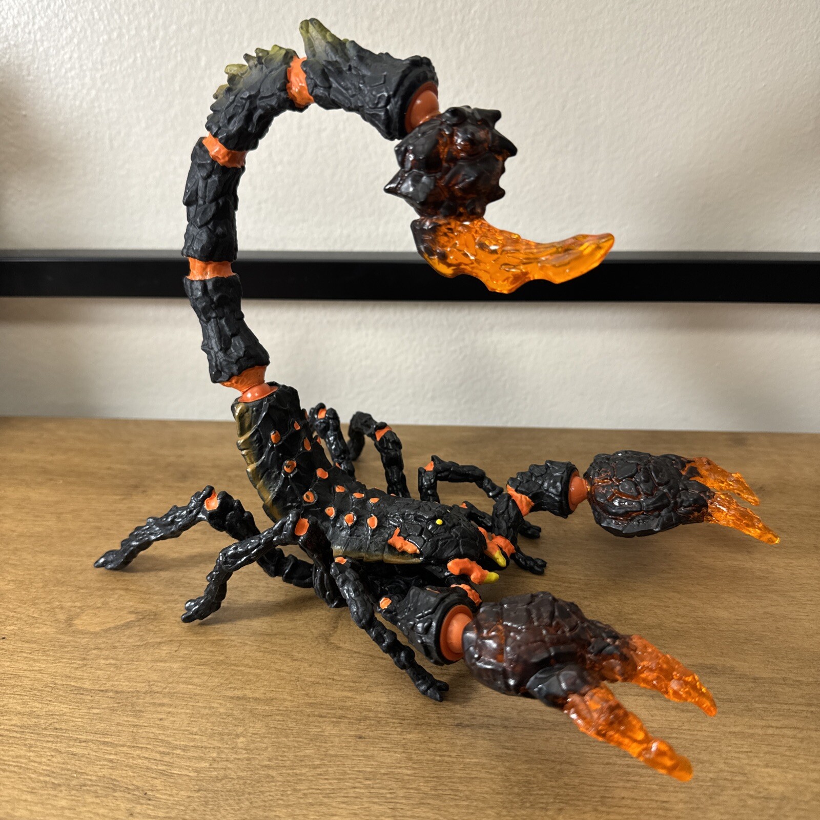 Schleich Eldrador Creatures Lava Scorpion 8&Prime; Long Action Figure 70142 Orange Tip
