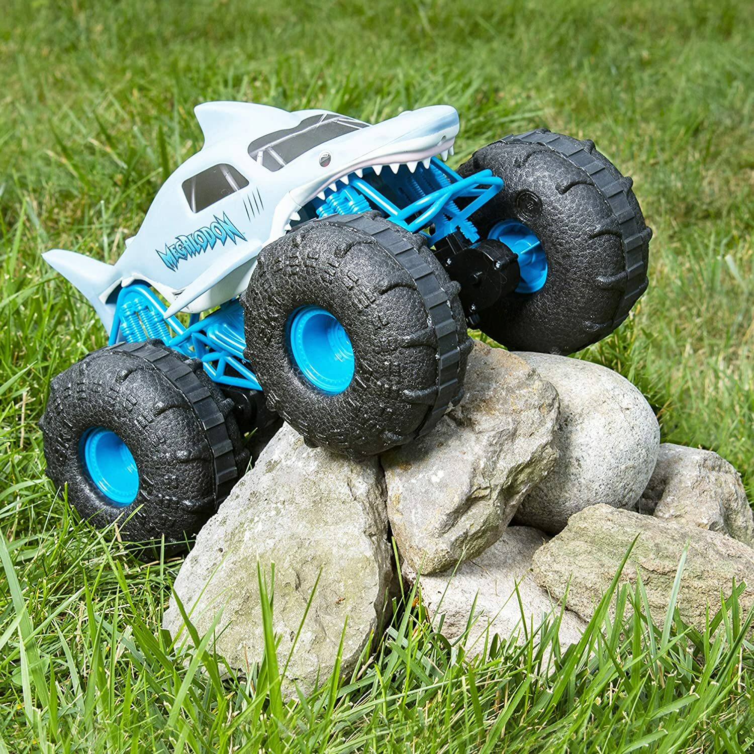Monster Jam Megalodon Remote Control Truck 1:15 RC Car Drives on Water Toy Shark